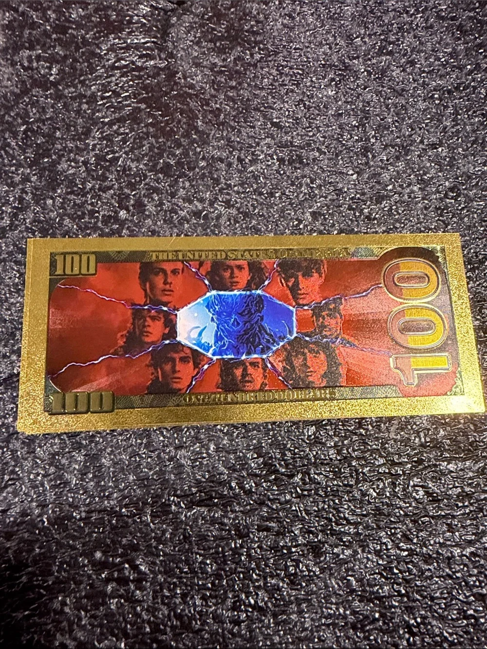 STRANGER THINGS Collectible Novelty Bills - Red Gold Design set of 6